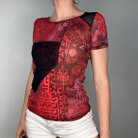 Red mesh short sleeve top slightly sheer unique patchwork design size small - Picture 7 of 8